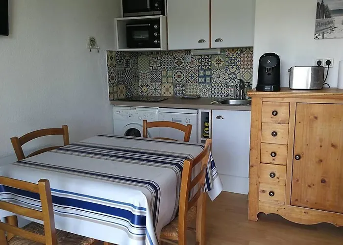 Appartement T2 Avec Piscine Idealement Situe - Apercu Mer