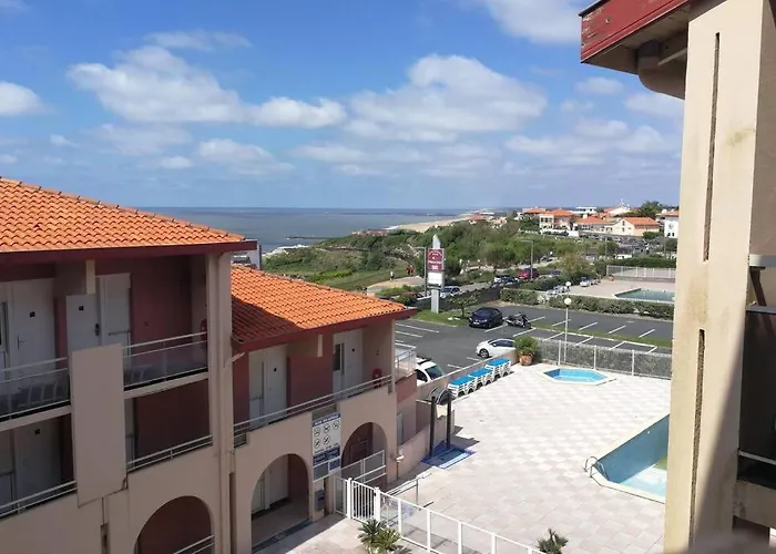 Appartement T2 Avec Piscine Idealement Situe - Apercu Mer